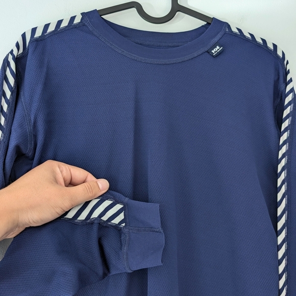 Helly Hansen Women's LIFA Navy Crew Base Layer Top ~ Size XL - Picture 4 of 9